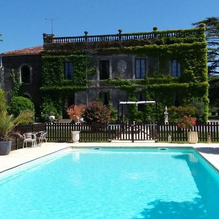 مبيت وإفطار Pissotte Chateau Le Poiron المظهر الخارجي الصورة
